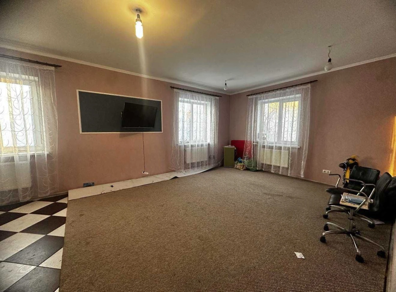House for Sale - 160 Sqm, 8 Acres, Gas