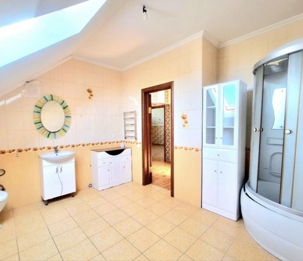 House for Sale - 160 Sqm, 8 Acres, Gas