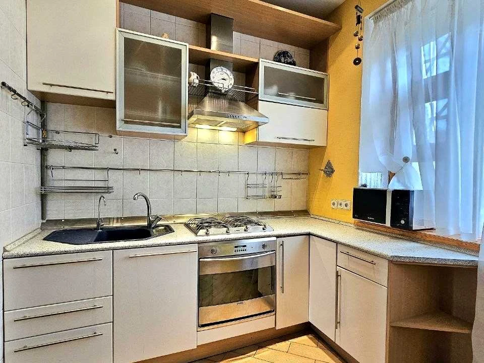 Apartment. Kharkiv, German Entrance (Pushkinsky)