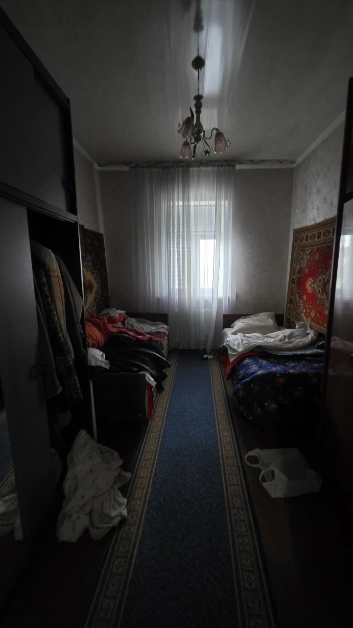 ЦЕНТР!! Будинок 205 кв.м. на 2 ходи +2  ГАРАЖІ  та   БАНЯ на