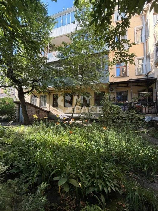 Center! Unique 3k apartment. Shevechenko Park, Skoropadsky