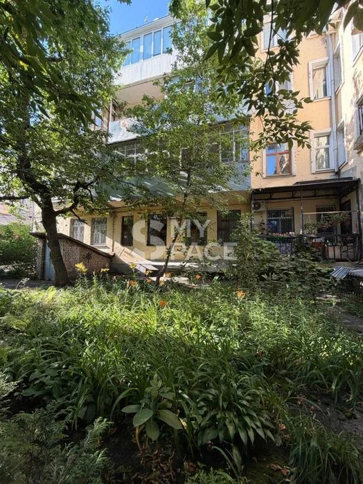 Center! Unique 3k apartment. Shevechenko Park, Skoropadsky