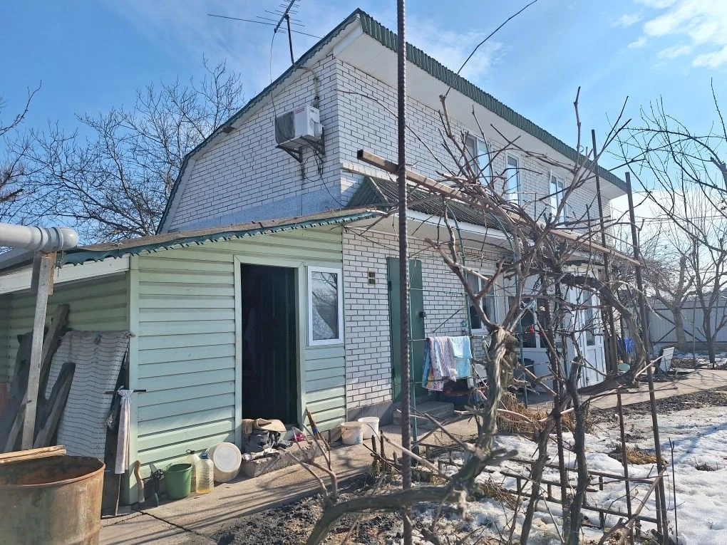 Будинок  +8 соток ГАЗ , електрика, вода м.Бориспіль