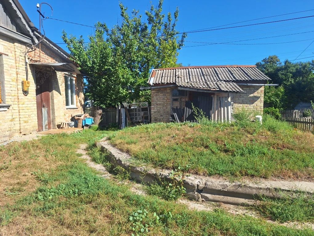 Будинок 90 м+9 с  біля 7 школи міські комунікації м.Бориспіл