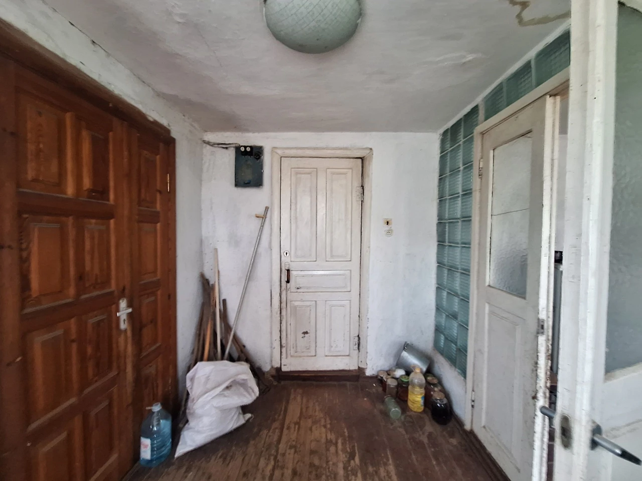 Будинок 90 м+9 с  біля 7 школи міські комунікації м.Бориспіл