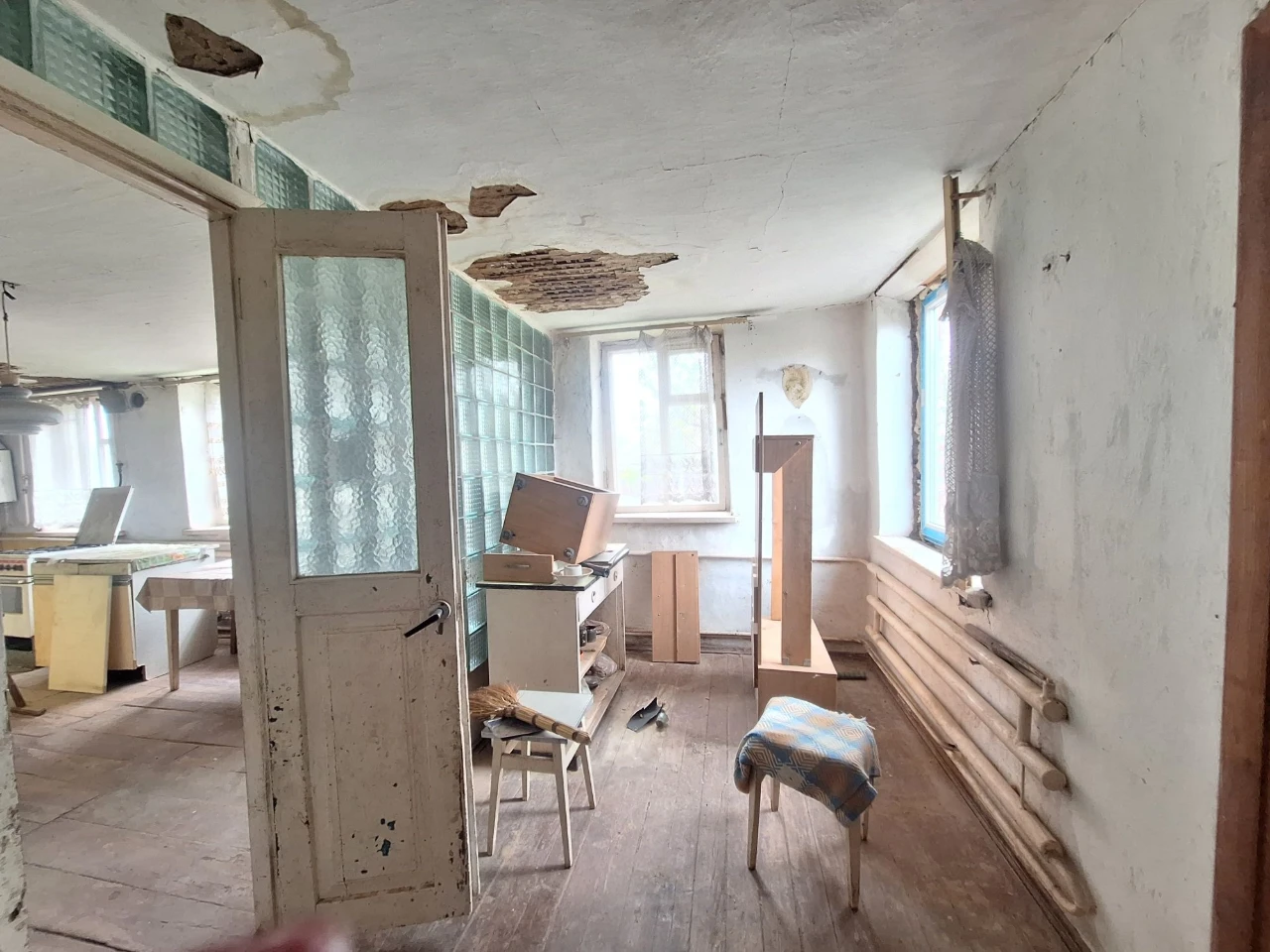 Будинок 90 м+9 с  біля 7 школи міські комунікації м.Бориспіл