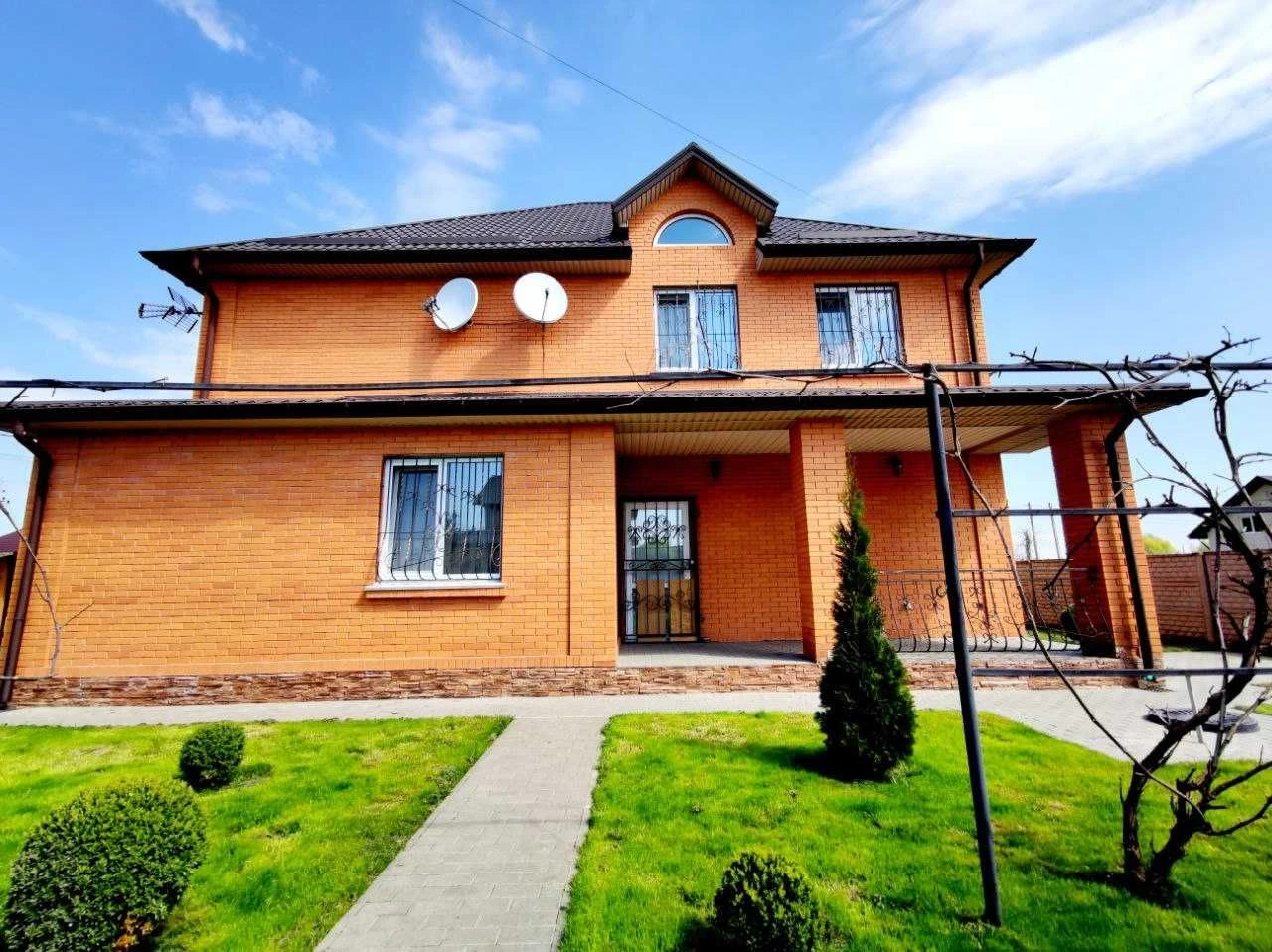 ЦЕГЛЯНИЙ БУДИНОК 218 кв.м на 10 сот -ГАРАЖ+ Баня+ ПОГРІБ та