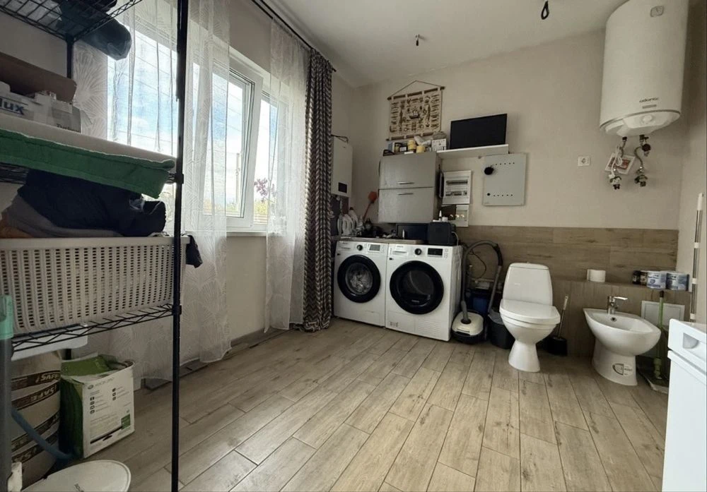 Продаж Сучасного з ремонтом Будинку 110 кв.м , 10 сот в м. Б