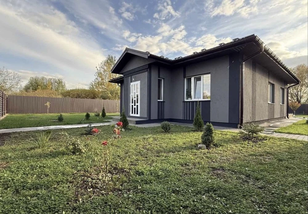Продаж Сучасного з ремонтом Будинку 110 кв.м , 10 сот в м. Б