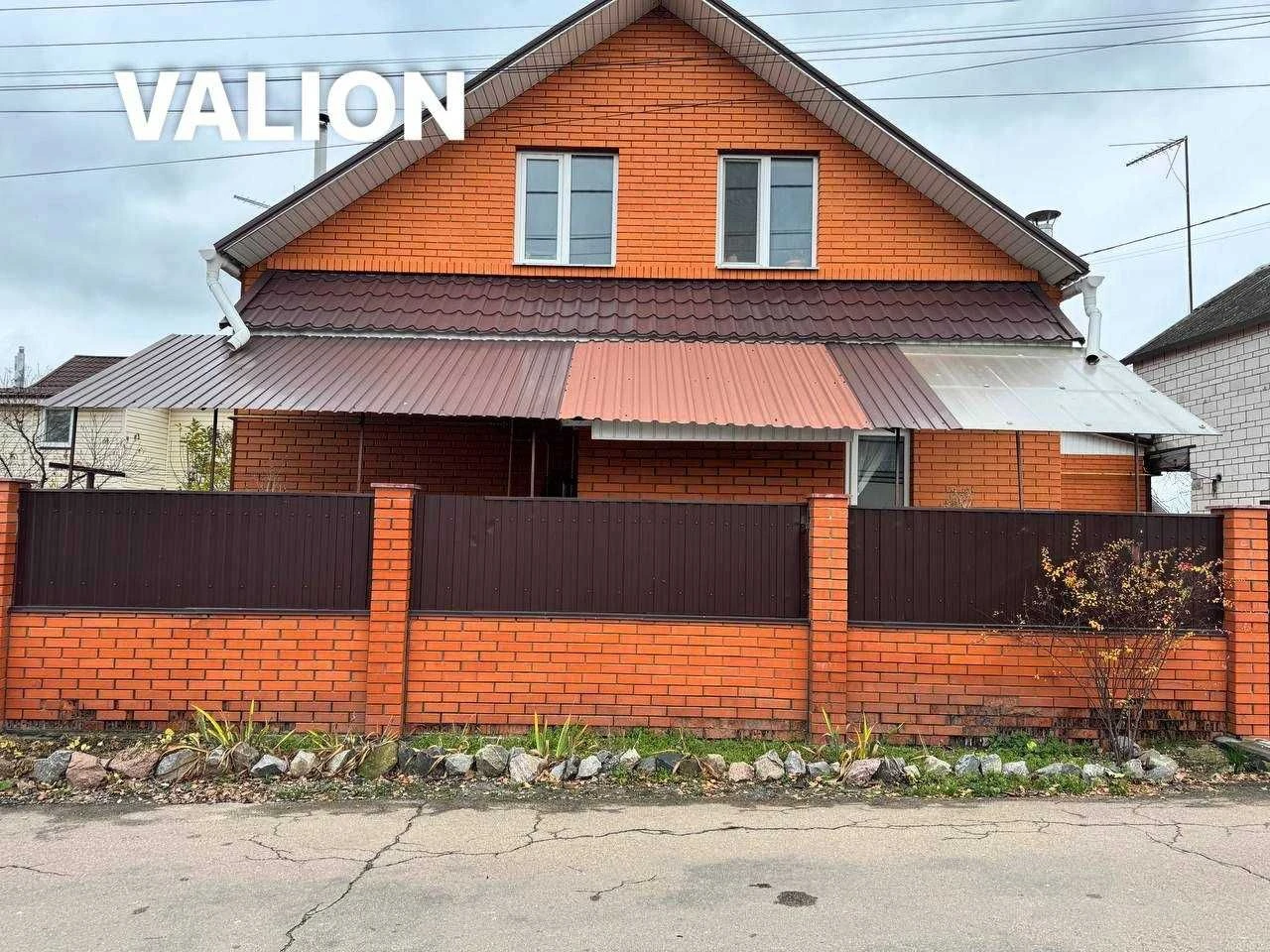 Продаж-Жилий БУДИНОК 219 кв.м на 10 сотках 100м від Київськи