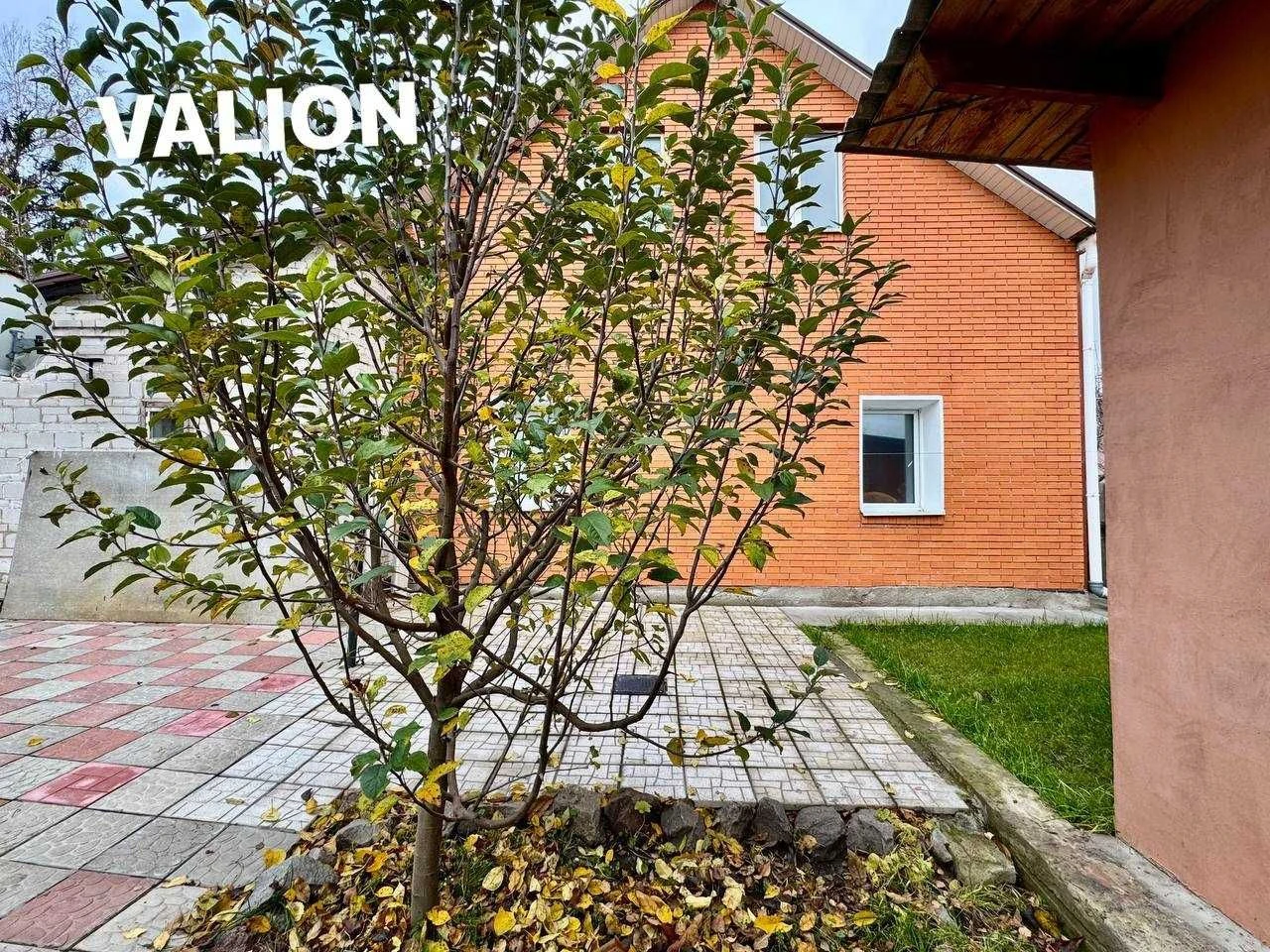 Продаж-Жилий БУДИНОК 219 кв.м на 10 сотках 100м від Київськи