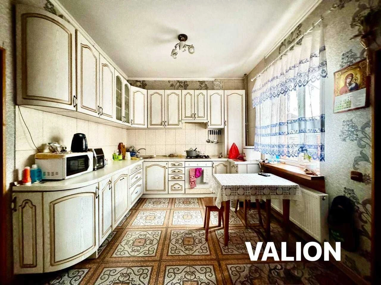 Продаж-Жилий БУДИНОК 219 кв.м на 10 сотках 100м від Київськи