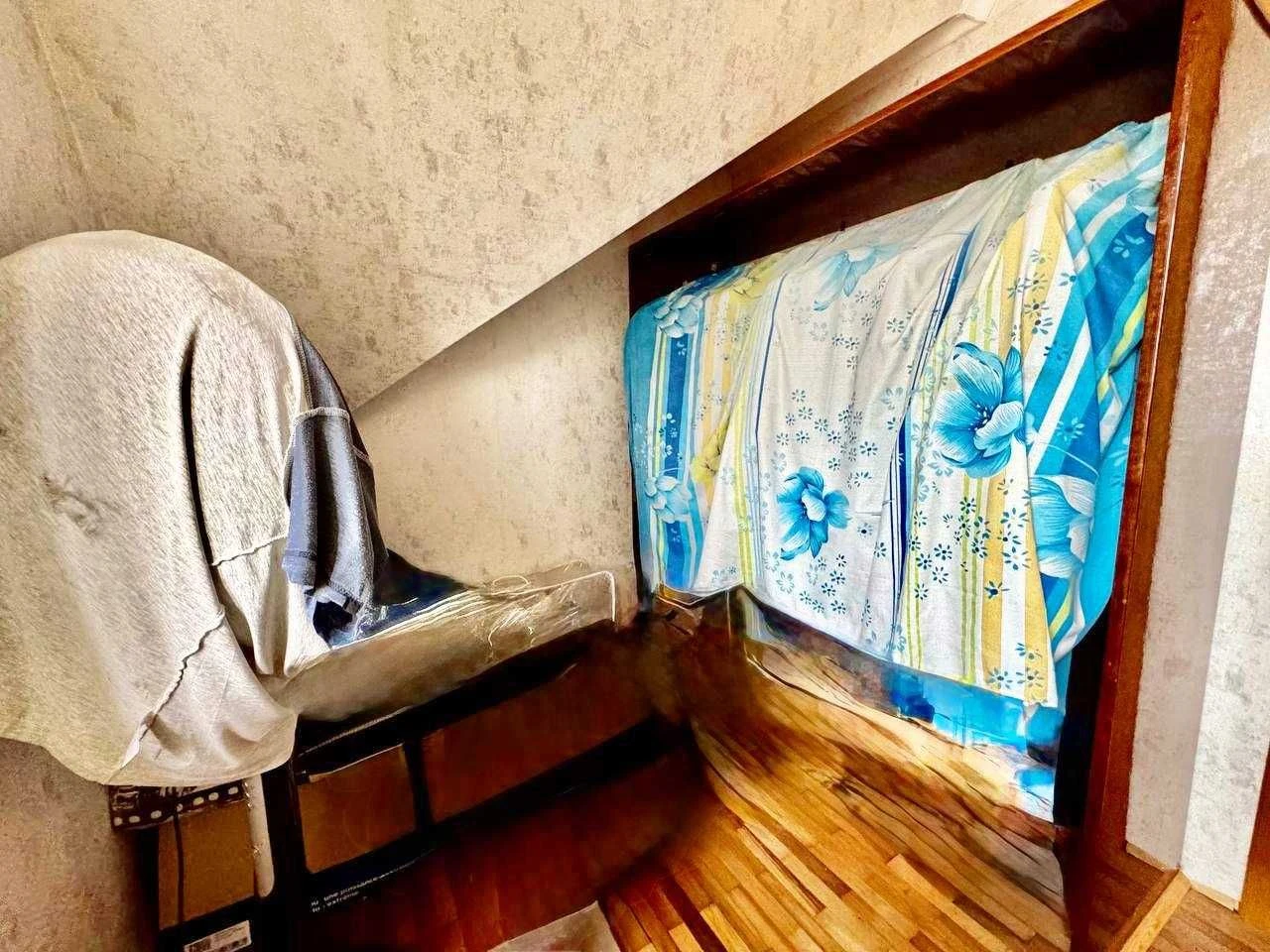 Продаж-Жилий БУДИНОК 219 кв.м на 10 сотках 100м від Київськи