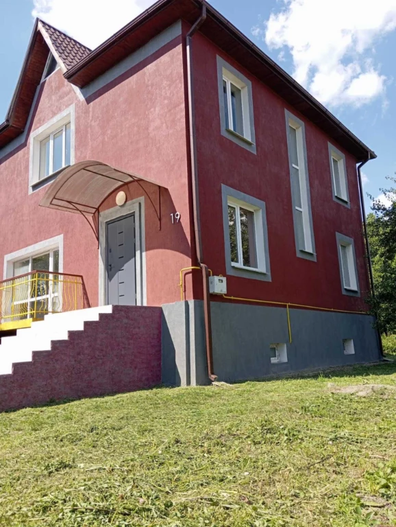 Продается тёплый дом коттедж с безопасным подвальным помещен