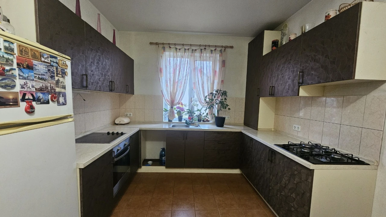 Жилий БУДИНОК 150 кв.м. з МЕБЛЯМИ+ ГАРАЖ. Газове опалення.