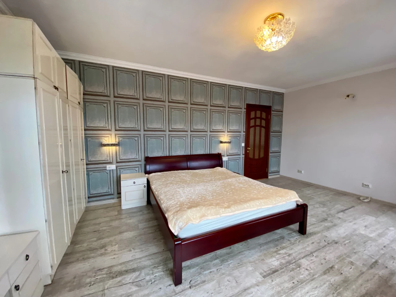 Продаж будинку в Борисполі, вул. Братуся — 322 м² на ділянці