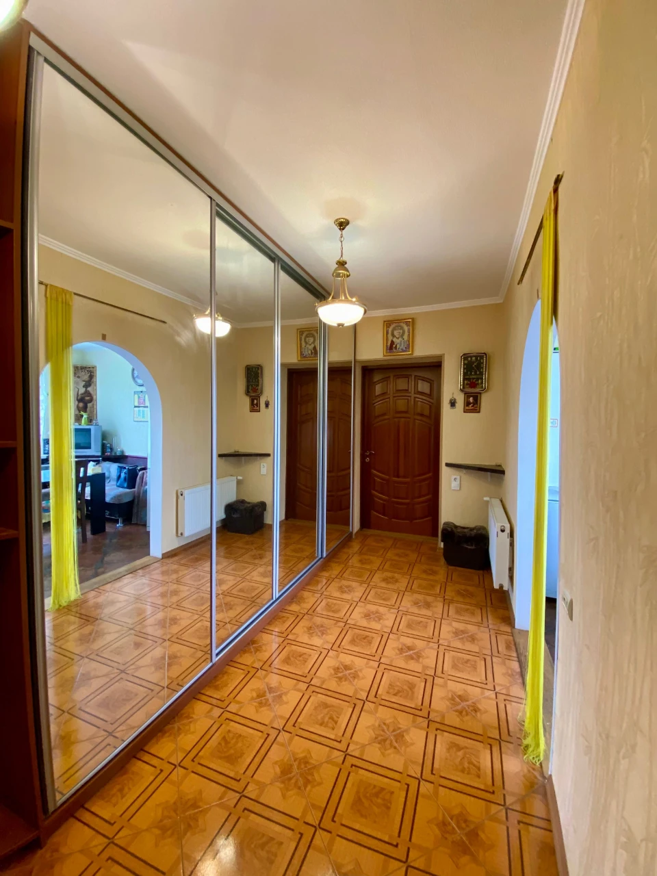 Продаж будинку в Борисполі, вул. Братуся — 322 м² на ділянці