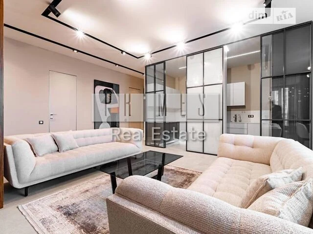 Продаж 3к квартири 120 кв. м на вул. Андрія Верхогляда 17 •