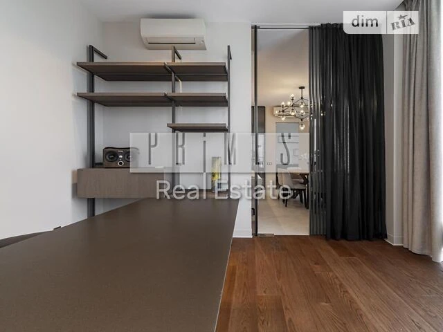 Sale of 3-room apartment 120 sq. m. on Andriy Verkhoglyada St. 17 •