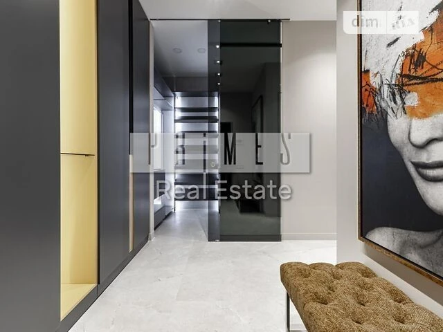 Sale of 3-room apartment 120 sq. m. on Andriy Verkhoglyada St. 17 •