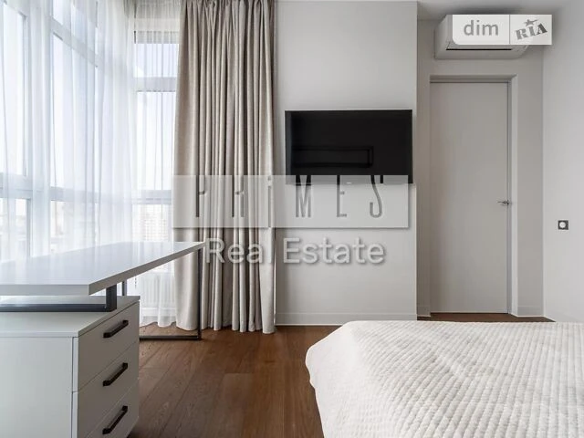 Sale of 3-room apartment 120 sq. m. on Andriy Verkhoglyada St. 17 •