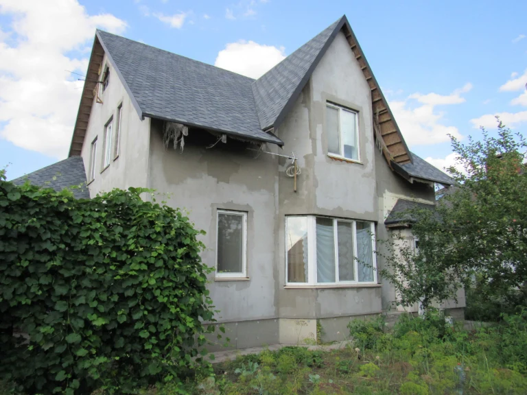 Продам 2-поверховий будинок (150,9м2) або 1/2 будинку з гара