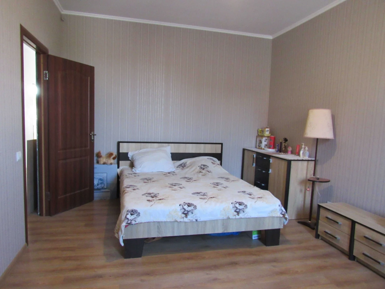 Продам 2-поверховий будинок (150,9м2) або 1/2 будинку з гара