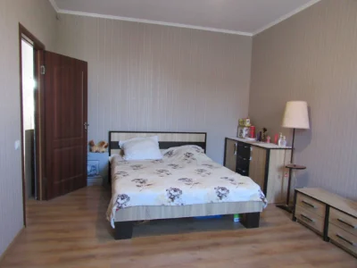 Продам 2-поверховий будинок (150,9м2) або 1/2 будинку з гара