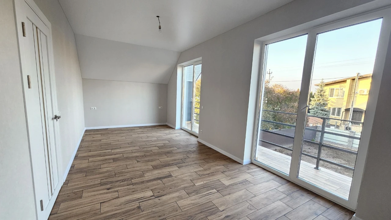 БУДИНОК 120 кв.м.з РЕМОНТОМ , Київський шлях 500 м