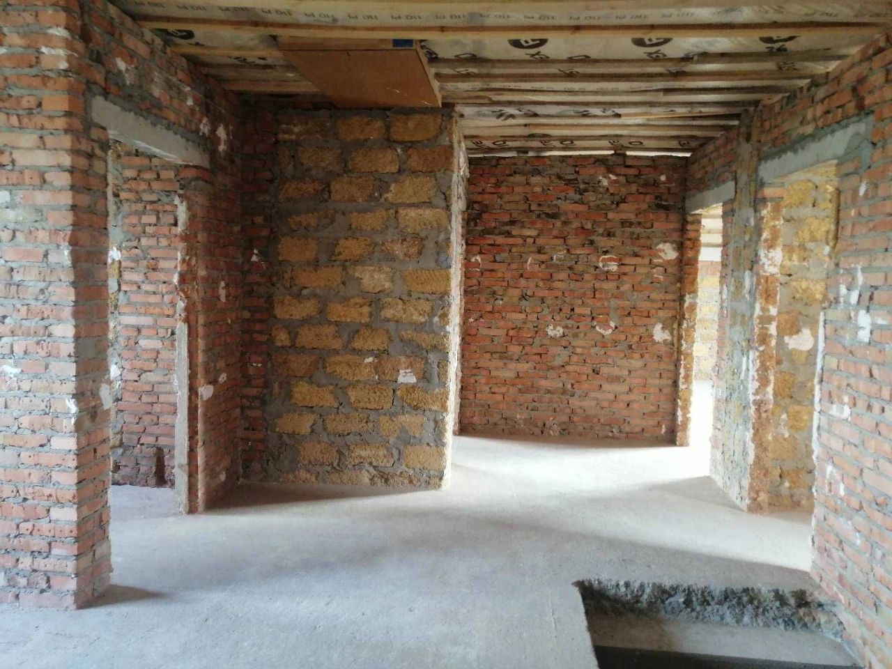 Проам Будинок 240 кв.м  в  центрі Борисполя, вул.Яцютівка 35