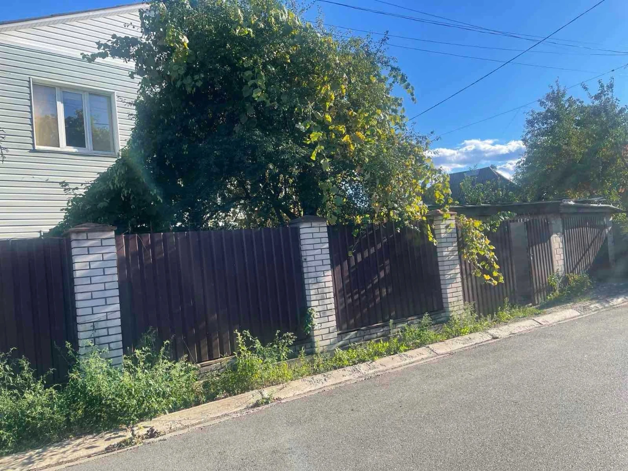 Продам будинок в районі Прокуратури. В гарному місті Бровари