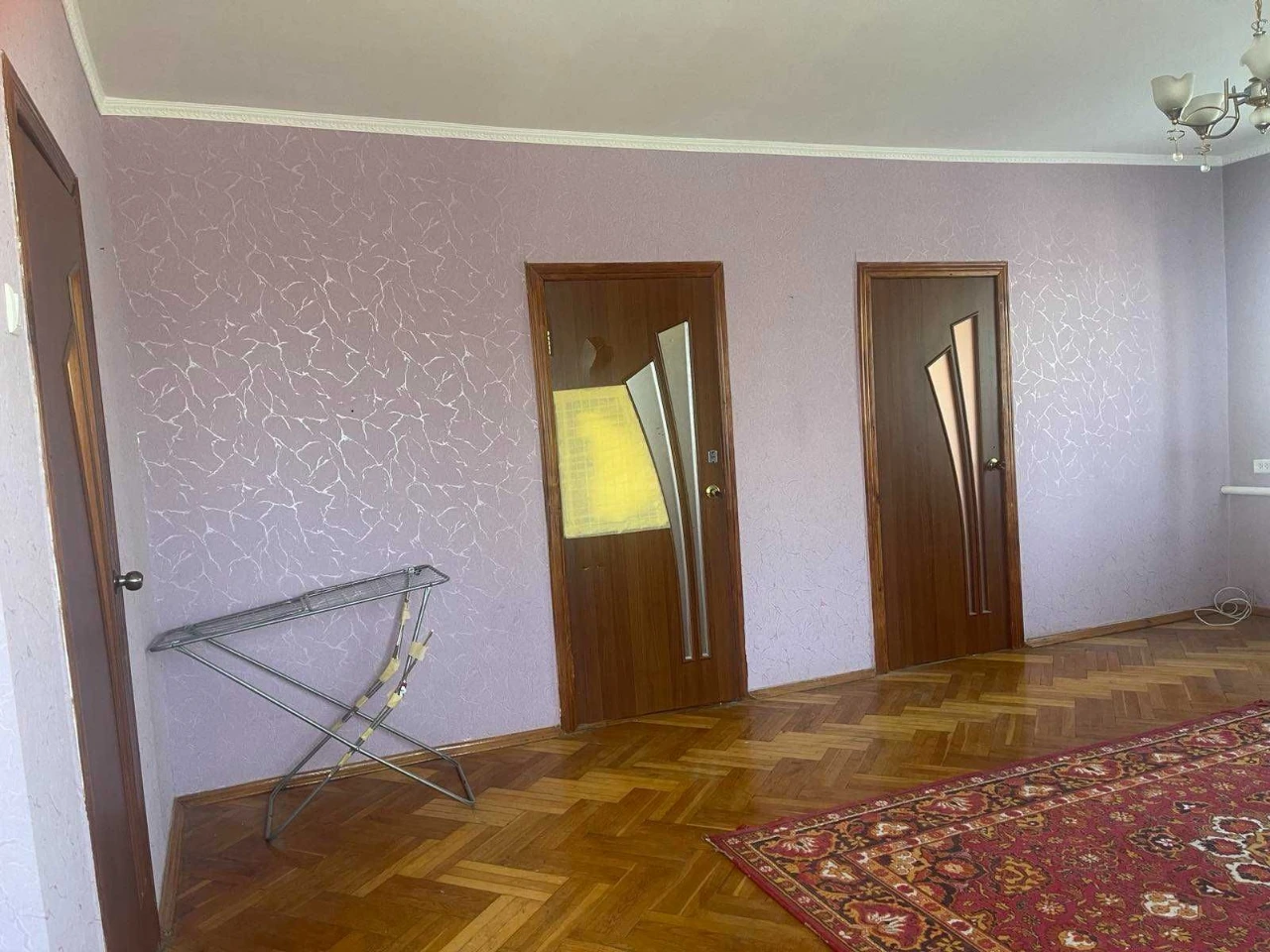 Продам будинок в районі Прокуратури. В гарному місті Бровари