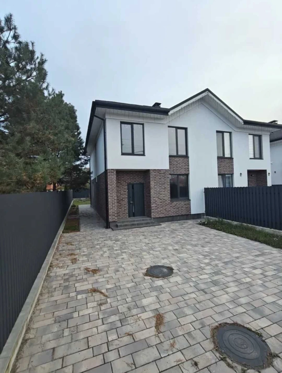 Продаж елітного дуплекса, Сади вул. Чубинського, Бровари