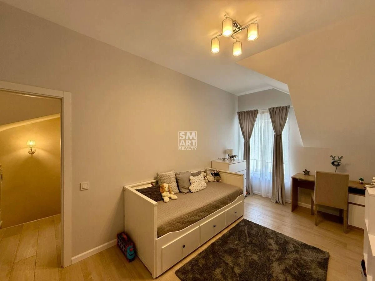 Modern townhouse with 4 rooms and renovated – new condition