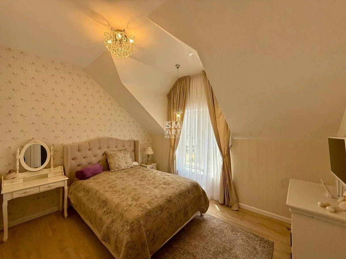 Modern townhouse with 4 rooms and renovated – new condition