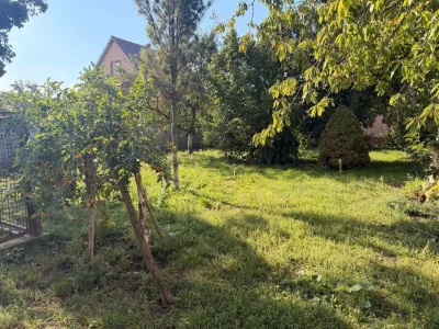 Продаж будинку, земля 20 соток.