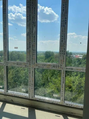 Продається 2 кімнатна квартира . Готова до ремонту