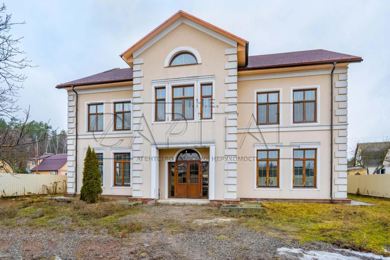 Продаж 3-поверхового будинку у м. Бровари, Броварський р-н