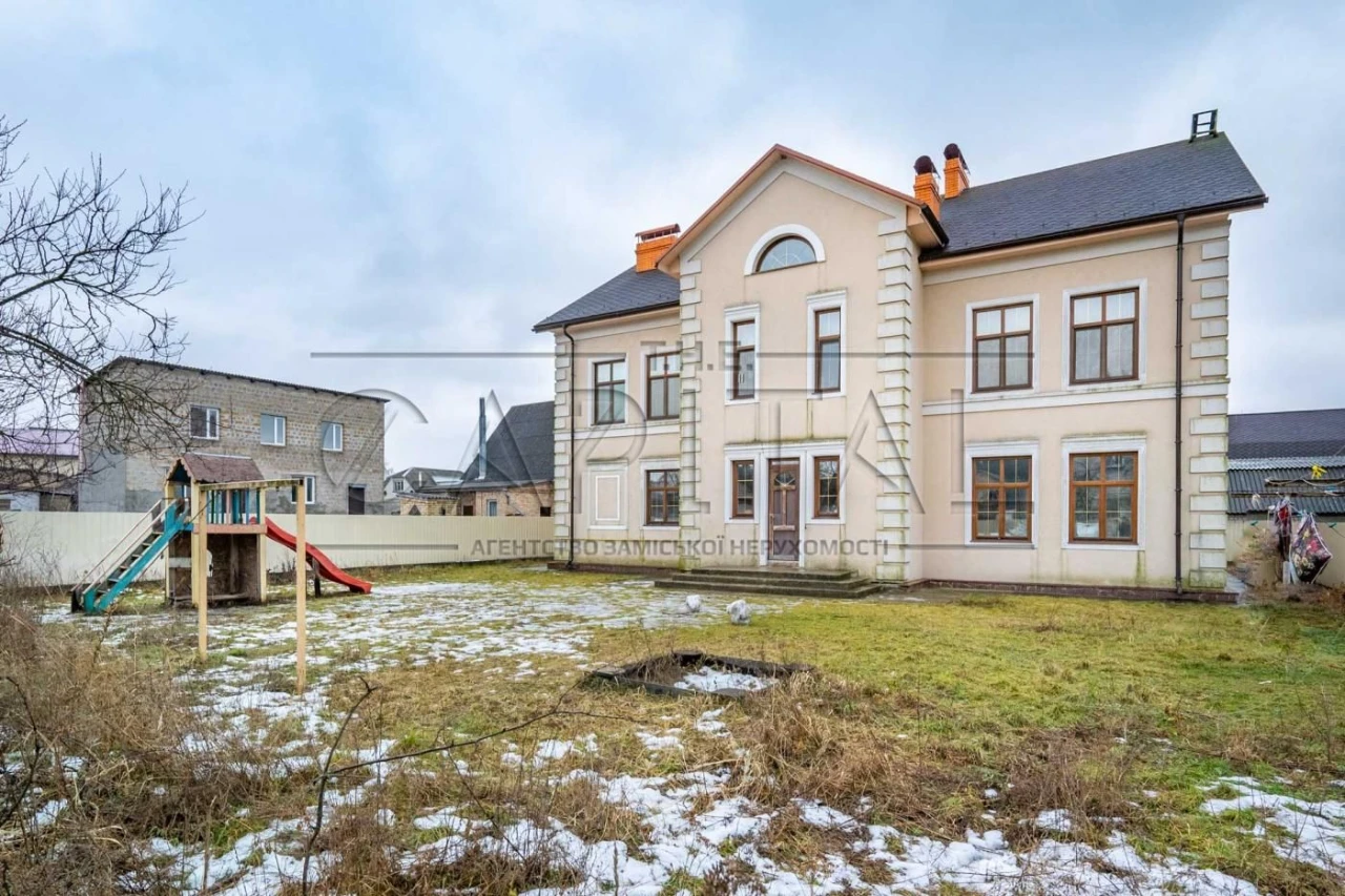 Продаж 3-поверхового будинку у м. Бровари, Броварський р-н