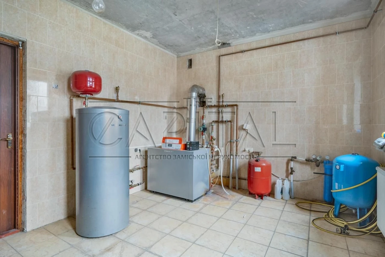 Продаж 3-поверхового будинку у м. Бровари, Броварський р-н