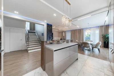 Продаж Будинок Бровари 211,6 м² 4 спальні Ділянка 10 соток Б