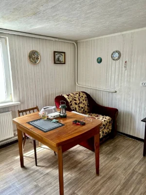 Продам пів будинку +гараж+ квартира і в Броварах