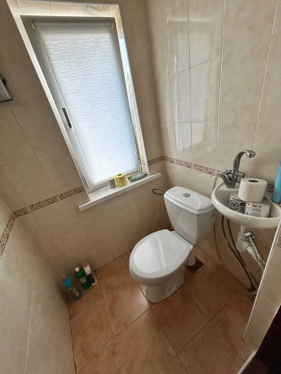 Продам пів будинку +гараж+ квартира і в Броварах