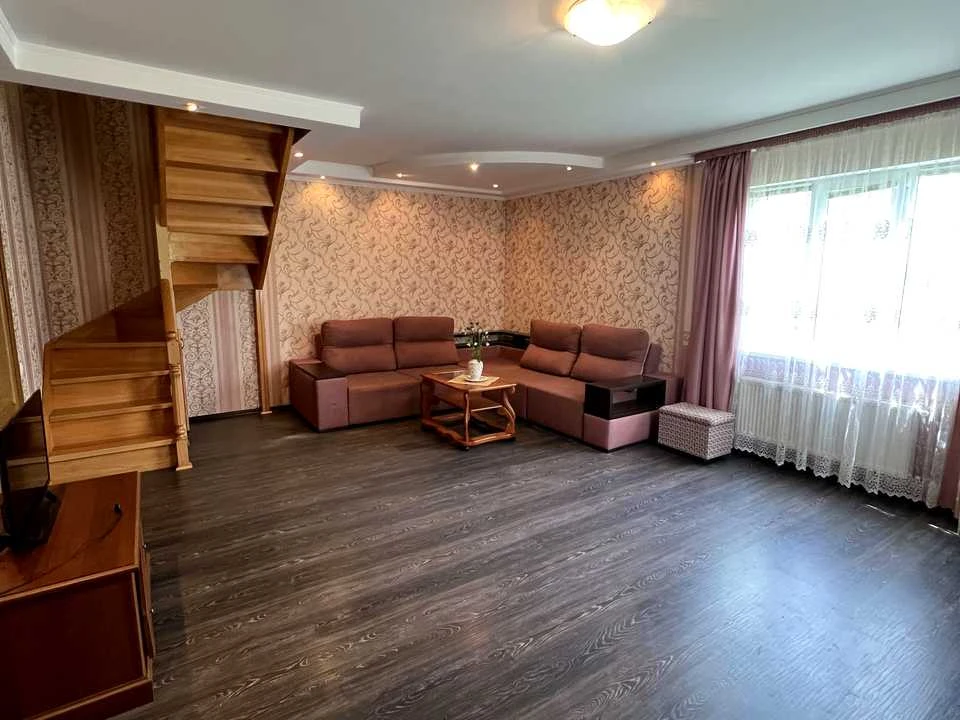 Будинок. Бровари, Академсади