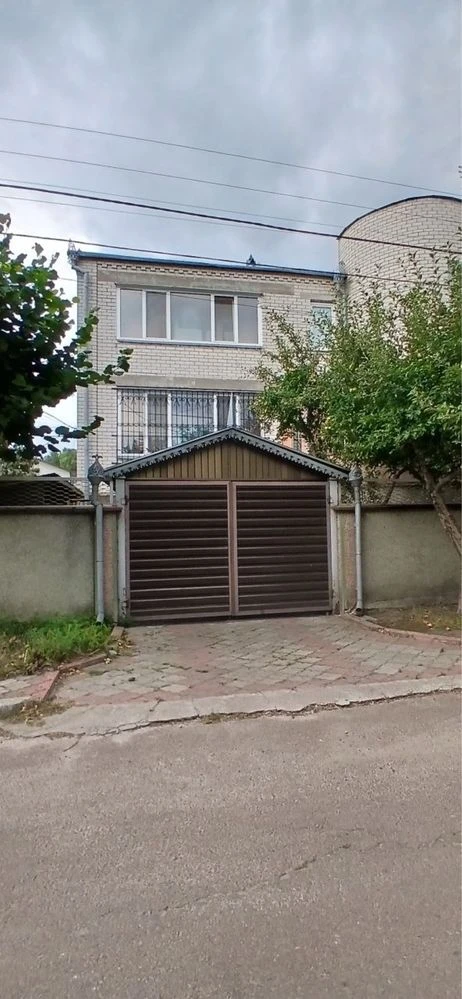 Добротний будинок Старий центр вул Маріі Примаченко без комі