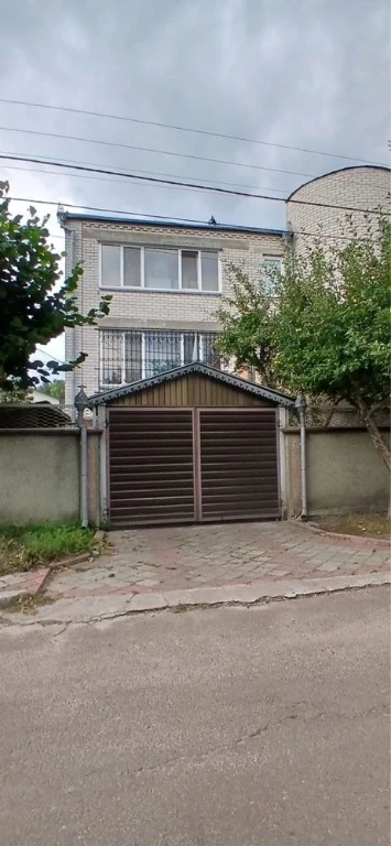 Добротний будинок Старий центр вул Маріі Примаченко без комі