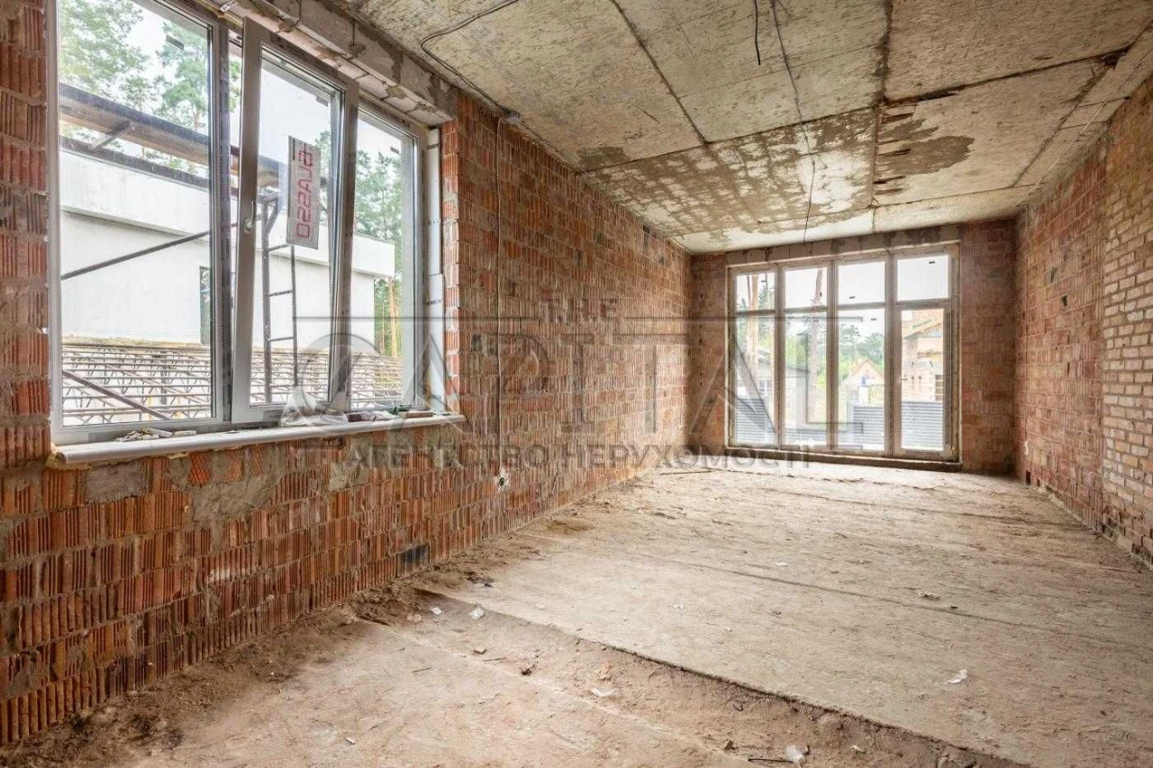 Сучасний будинок преміум-класу 400 м² з басейном та панорамн