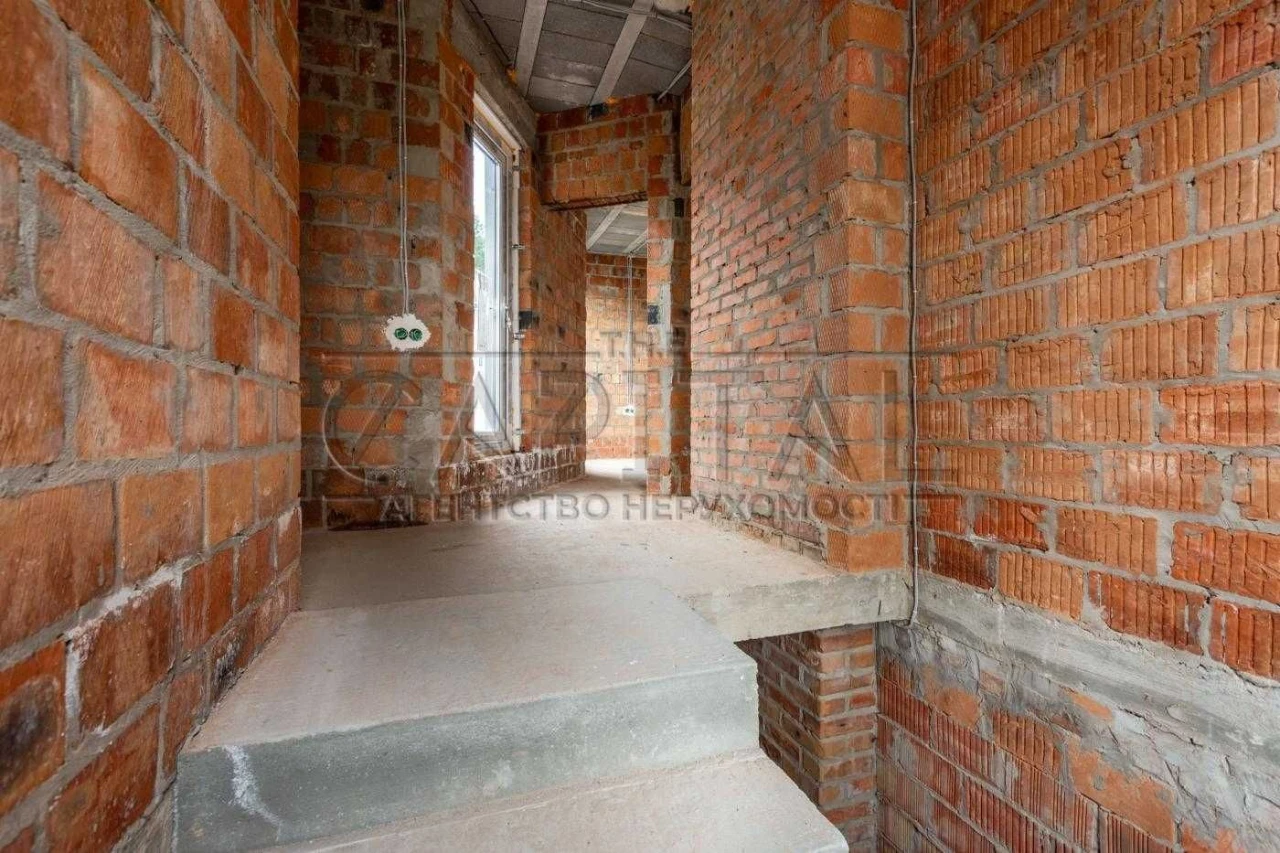 Сучасний будинок преміум-класу 400 м² з басейном та панорамн