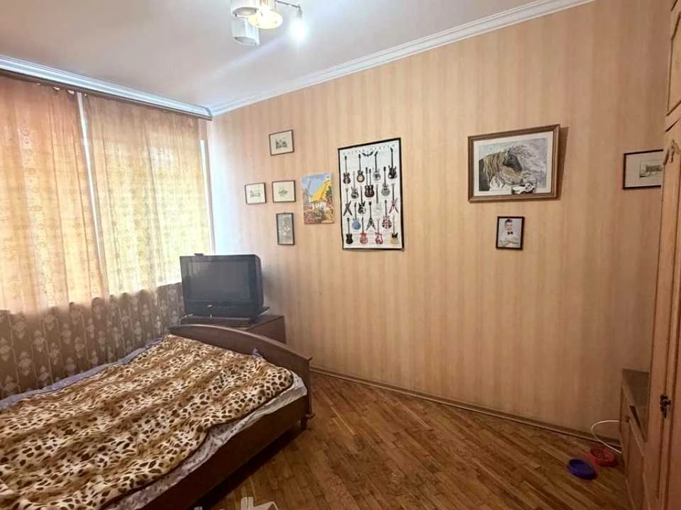 Будинок. Бровари, Молодіжна