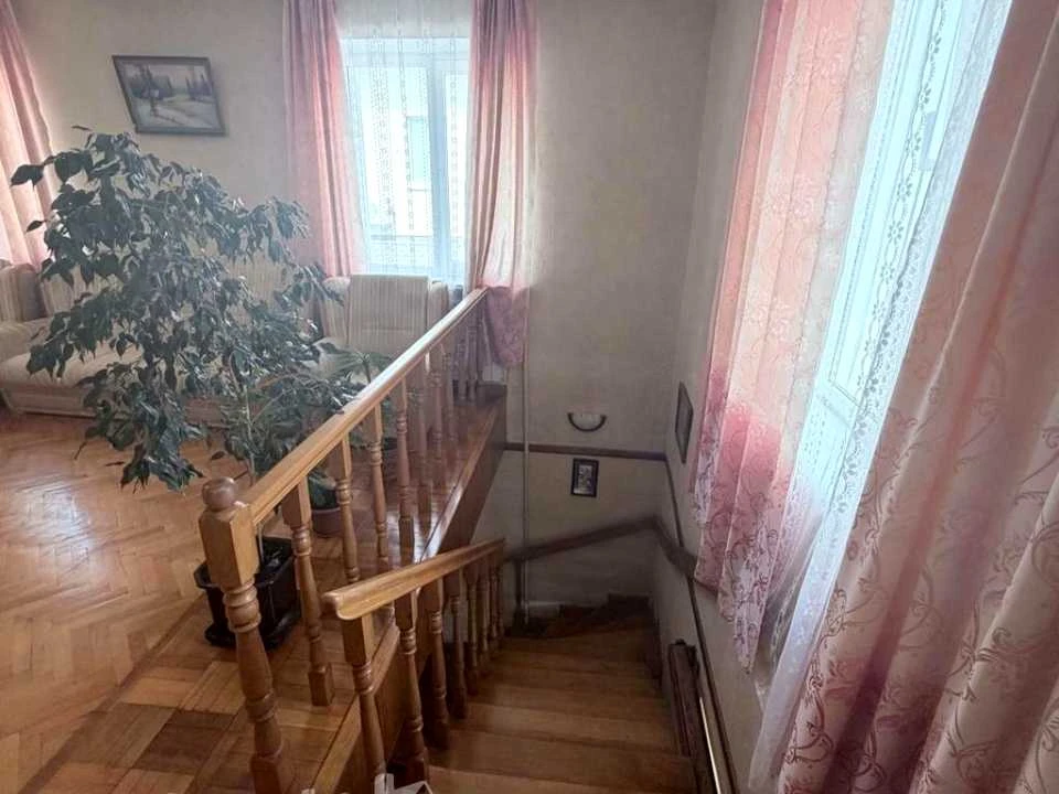 Будинок. Бровари, Молодіжна